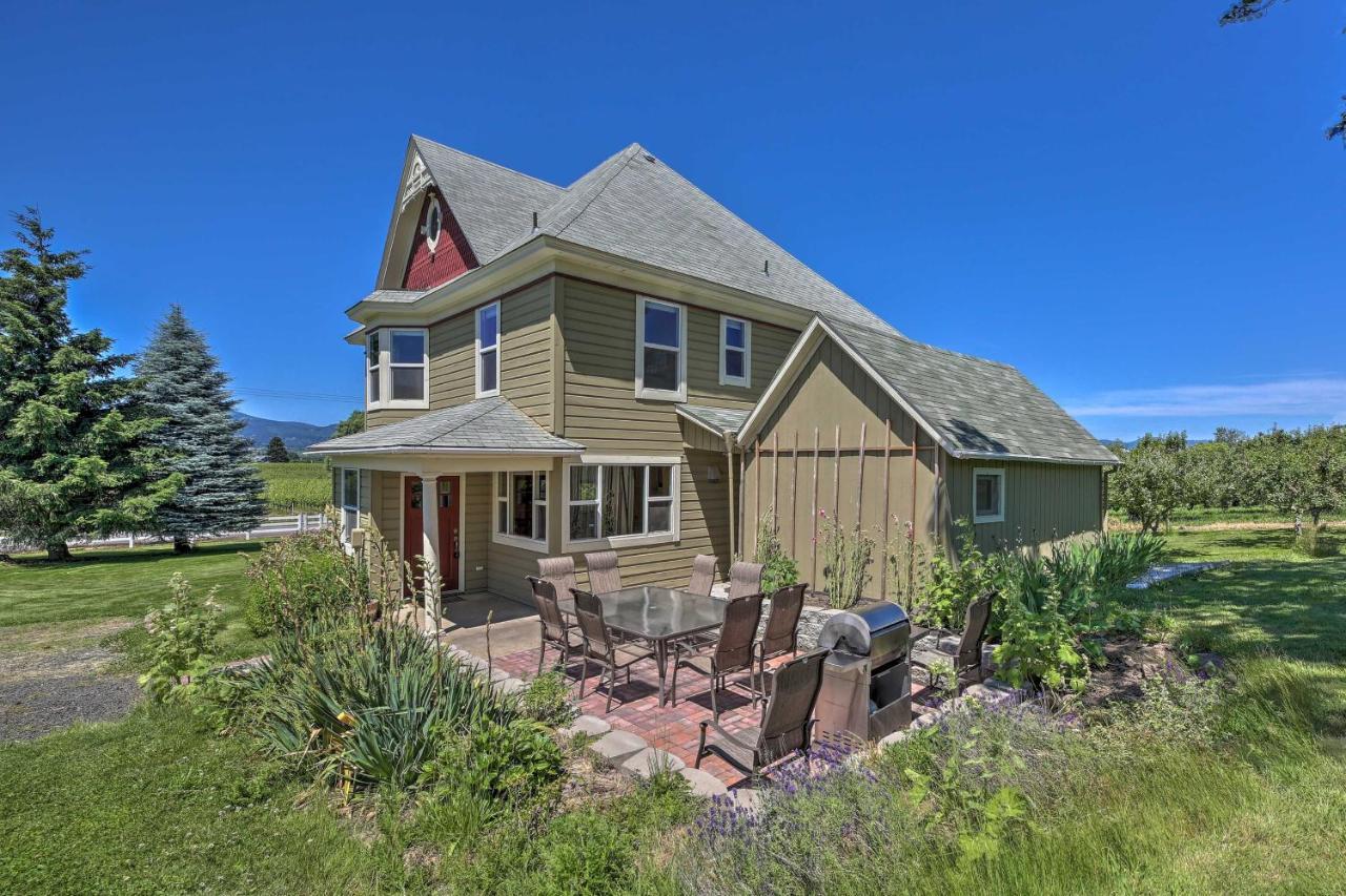 Storybook Glade Historical Homestead With Views! Hood River Exteriér fotografie